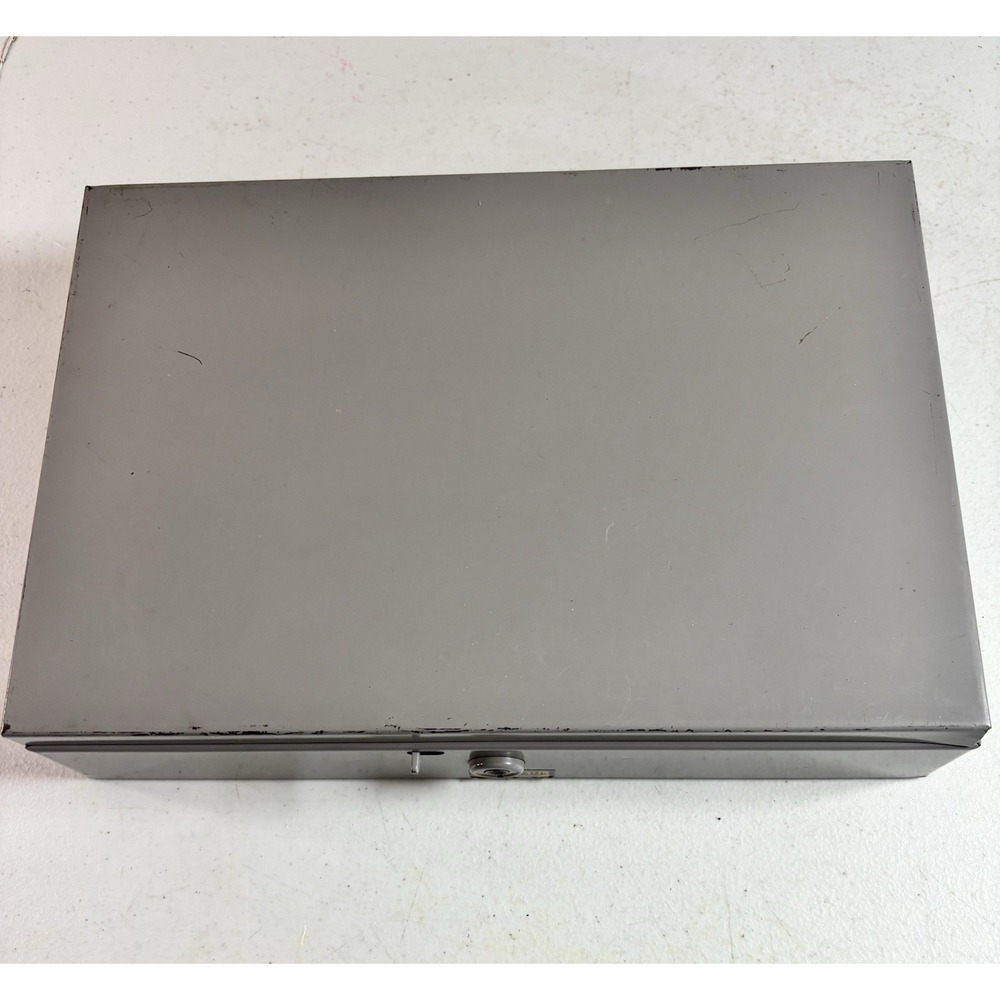 Vintage Flash Filing Metal Cash Box 7x10x2 Fresno‎ CA Garage Sale Staple